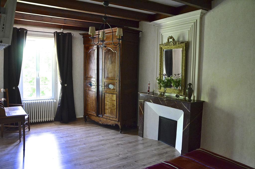 Le Vieux Noyer Bed and Breakfast Saint-Maurice-de-Tavernole Kamer foto